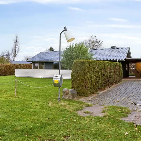 Cozy Summer House Near
