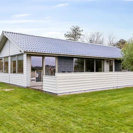 Cozy Summer House Near
