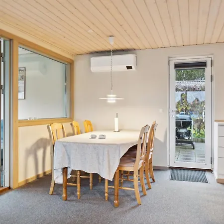 Feriehus Cozy Summer House Near *