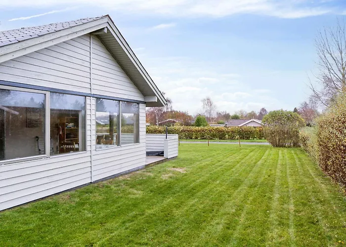 Cozy Summer House Near Casa vacanze Karrebæksminde