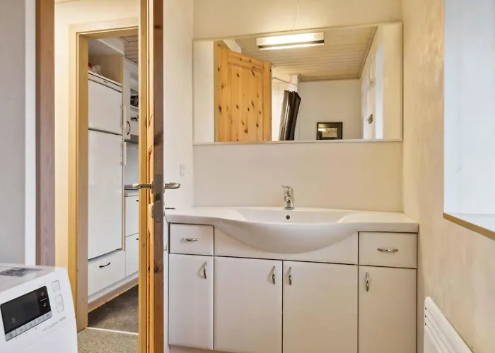 Cozy Summer House Near Karrebæksminde